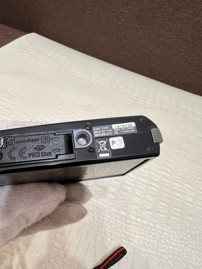 Sony Cybershot DSC-T300 10.1MP Digital Camera + charger and memory card