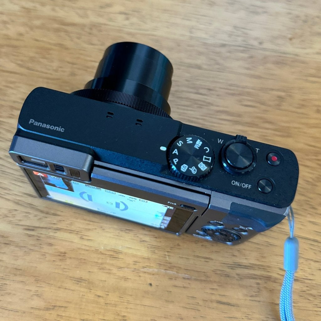 Panasonic Lumix DC-ZS70 4K Digital Camera (Silver) 📷