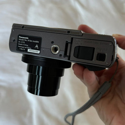 Panasonic Lumix DC-ZS70 4K Digital Camera (Silver) 📷