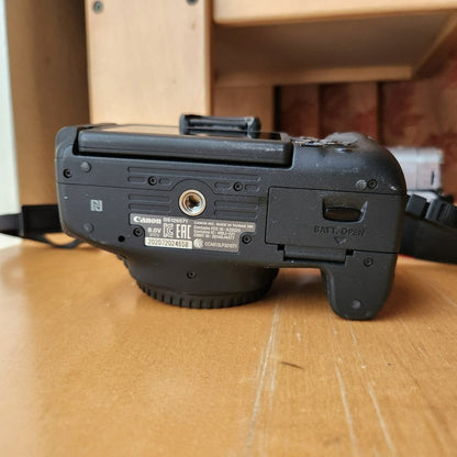 Canon EOS Rebel T6i / 750D Digital Camera with EF-S 18-55mm IS Lens 🍥 🎀📷