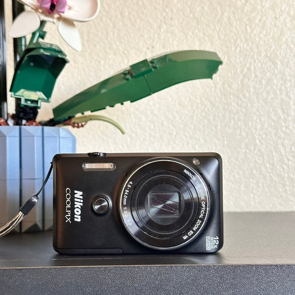 Nikon COOLPIX S6900 16MP Compact Digital Camera (Black) with Flip Screen and Wi-Fi 🍥 🎀📷