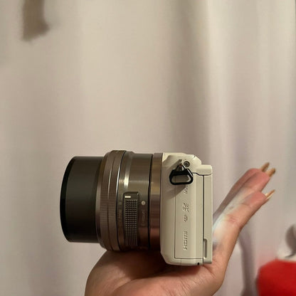 Used  Sony Alpha a5000 Mirrorless Digital Camera (White) with Kit Lens 🍥🎀📷