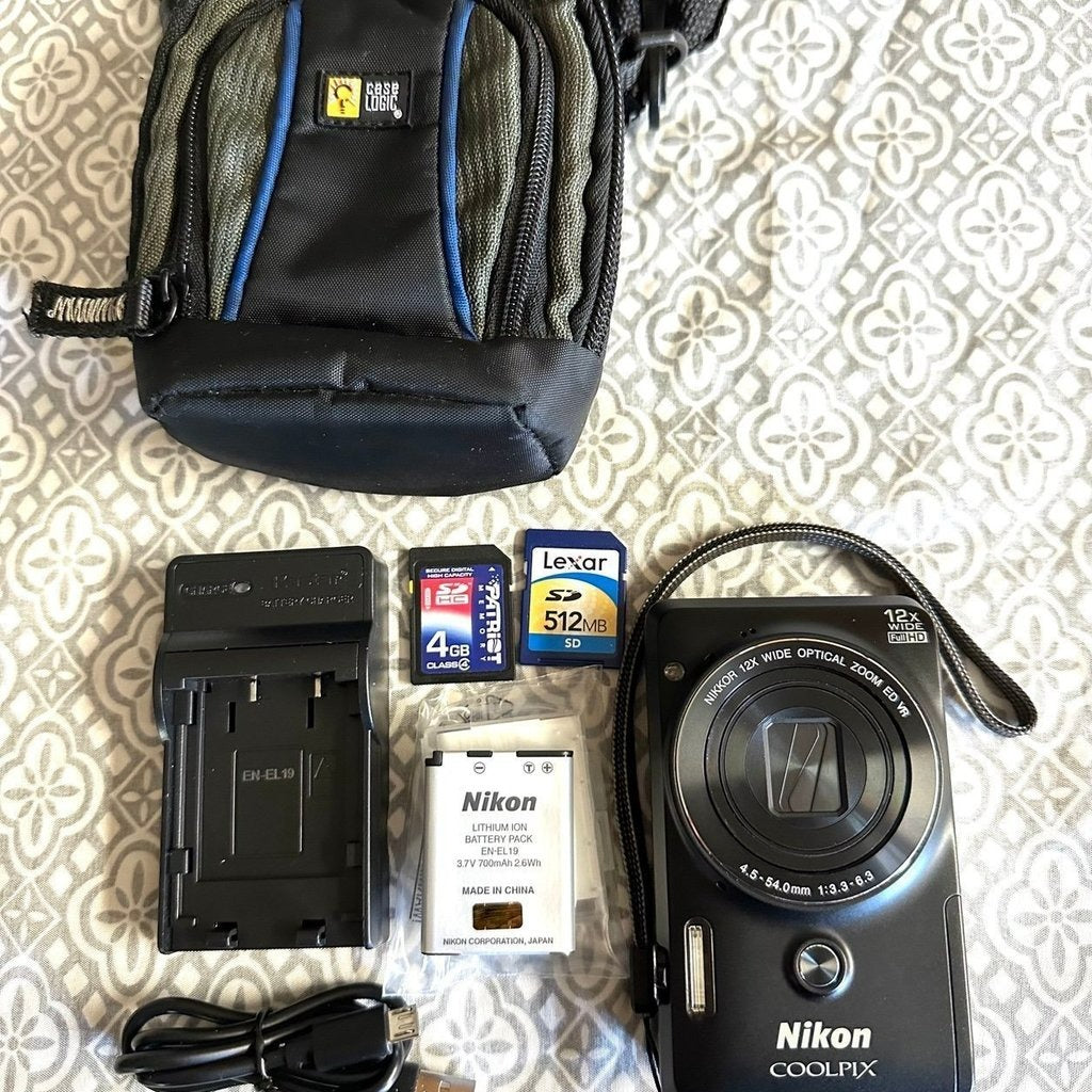 Nikon COOLPIX S6900 16MP Compact Digital Camera (Black) with Flip Screen and Wi-Fi 🍥 🎀📷