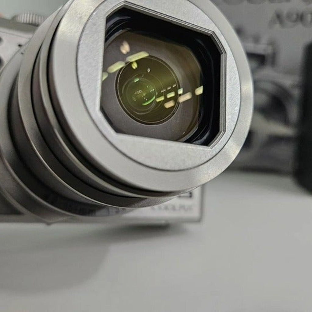 Nikon COOLPIX A900 20.0-Megapixel Digital Camera 📷