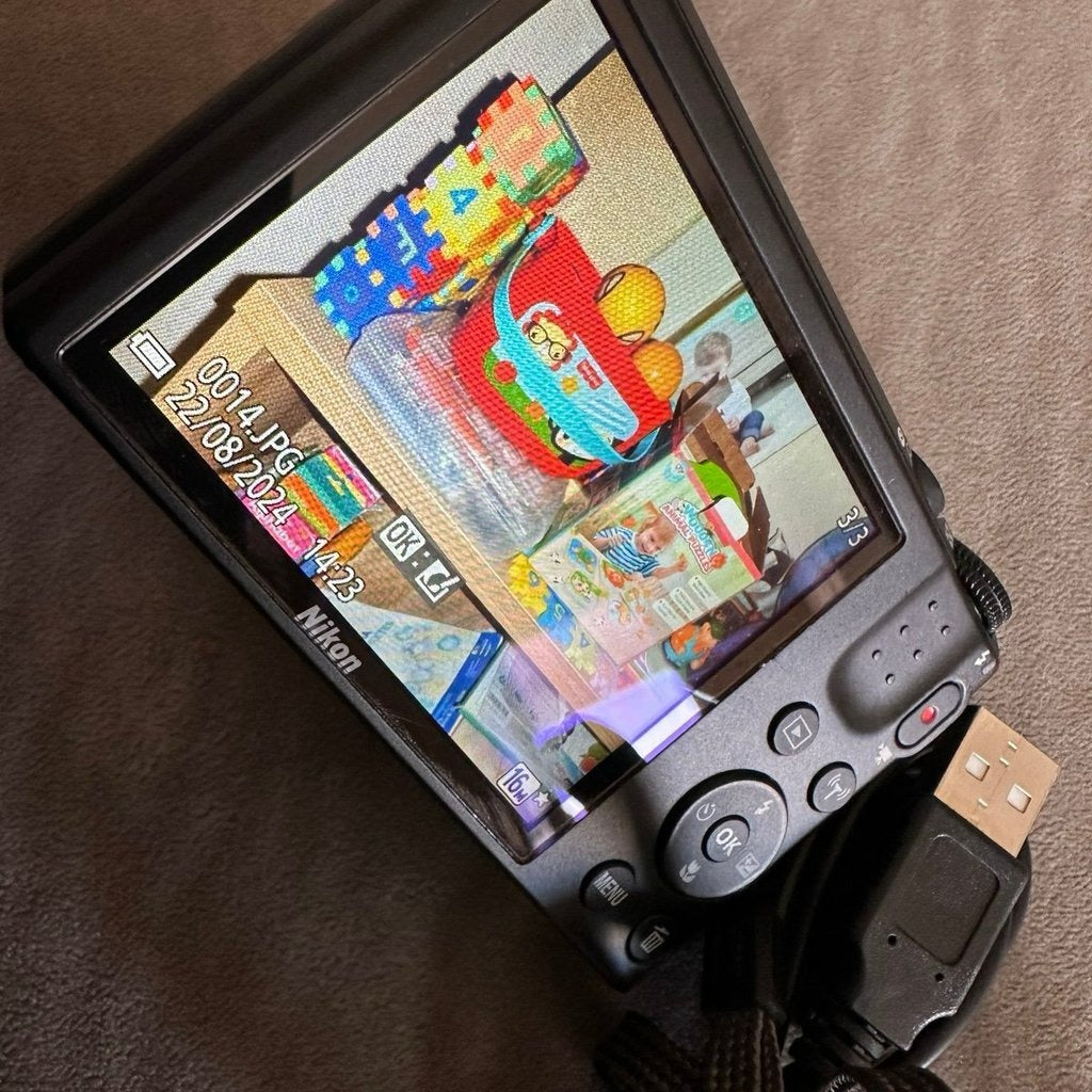 Nikon COOLPIX S6900 16MP Compact Digital Camera (Black) with Flip Screen and Wi-Fi 🍥 🎀📷