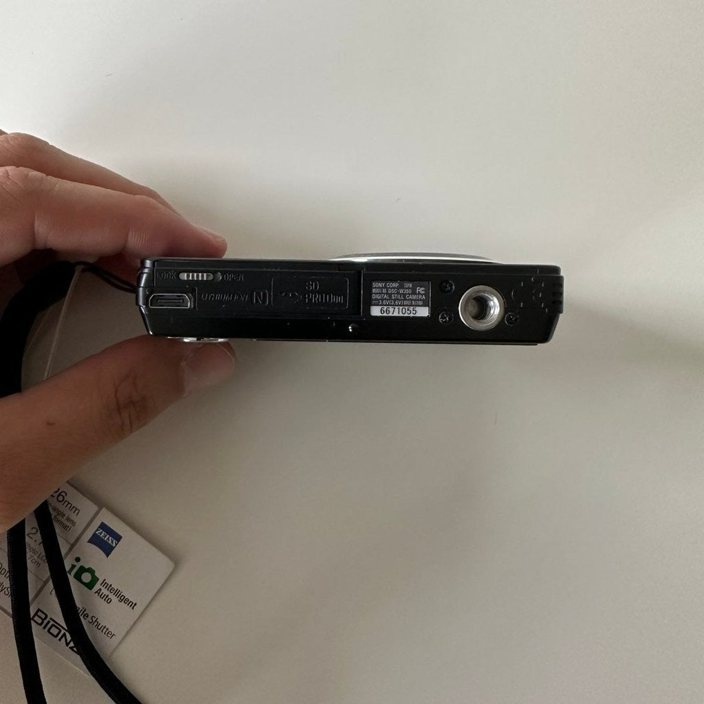 Nikon COOLPIX S6900 16MP Compact Digital Camera (Black) with Flip Screen and Wi-Fi 🍥 🎀📷