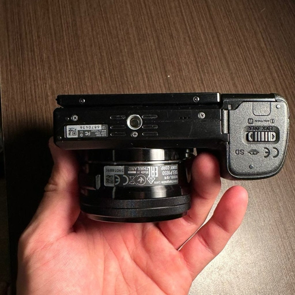 Used Sony Alpha a6000 Mirrorless Camera with 16-50mm Retractable Lens 🍥🎀📷