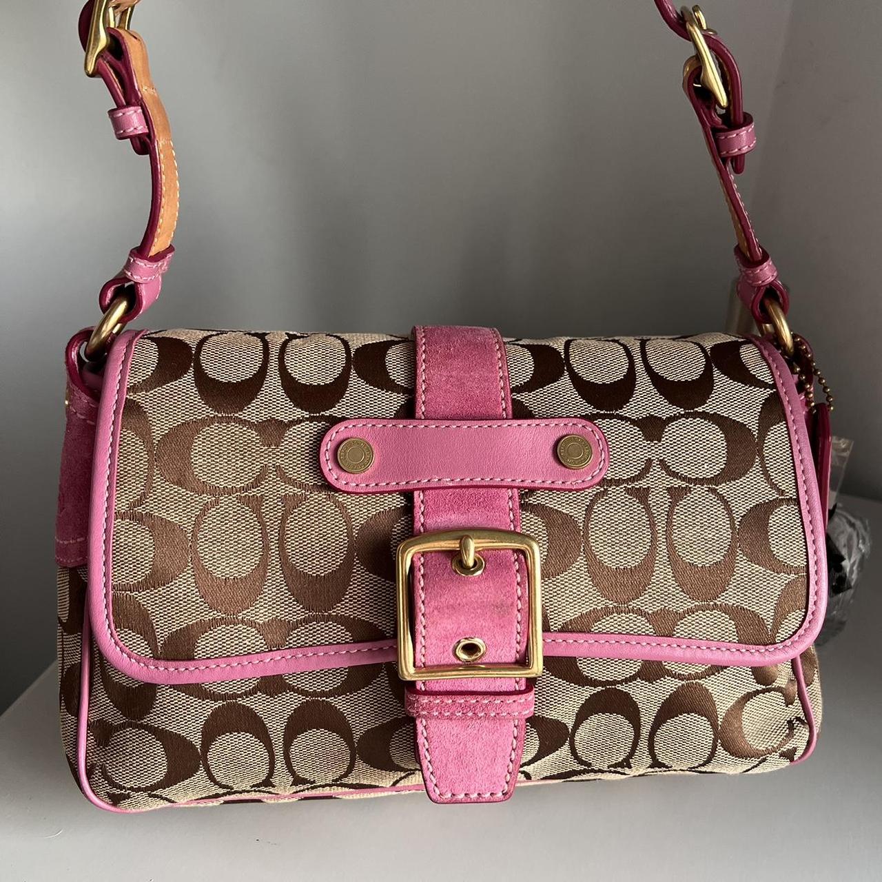 Coach Signature Shoulder Bag KQ