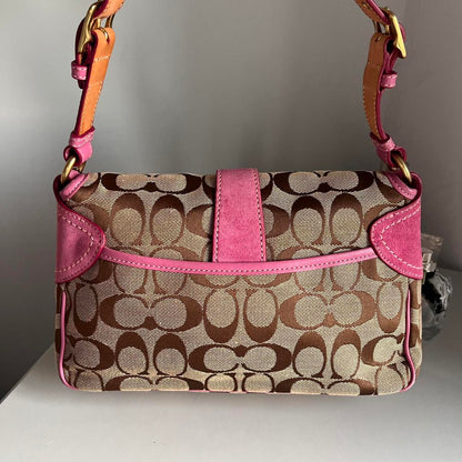 Coach Signature Shoulder Bag KQ