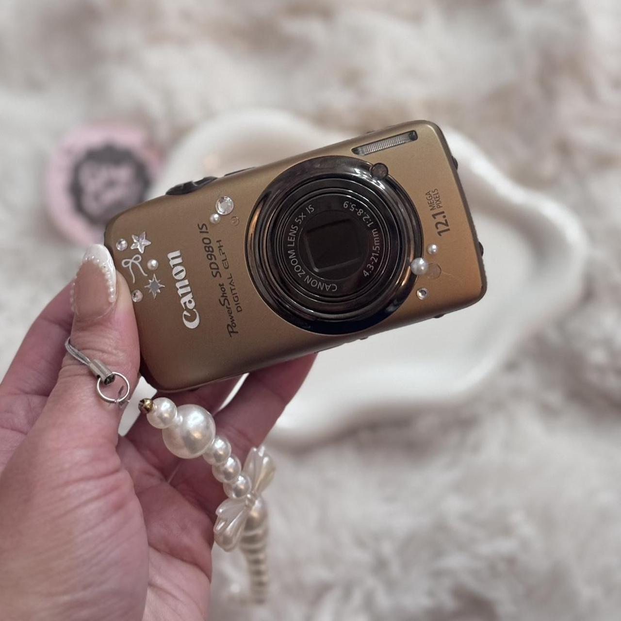 Used Canon Powershot sd980 IS digital camera | 12.1MP