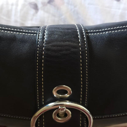 Vintage Y2K Soho Black Buckle Flap Shoulder Bag Purse xr