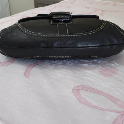 Vintage Y2K Soho Black Buckle Flap Shoulder Bag Purse xr