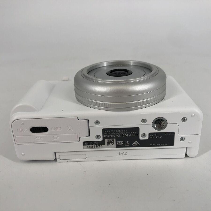 Sony Digital Camera ZV-1F 20.1MP - Excellent Condition w/ Battery + Case