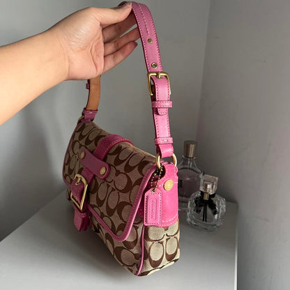 Coach Signature Shoulder Bag KQ