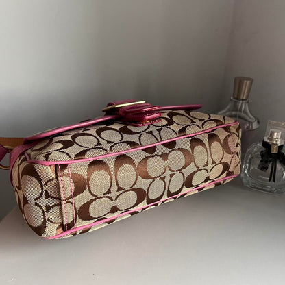 Coach Signature Shoulder Bag KQ