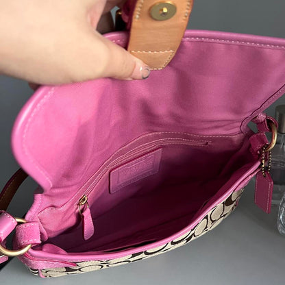 Coach Signature Shoulder Bag KQ