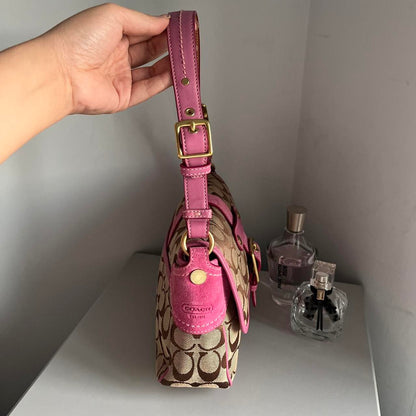 Coach Signature Shoulder Bag KQ