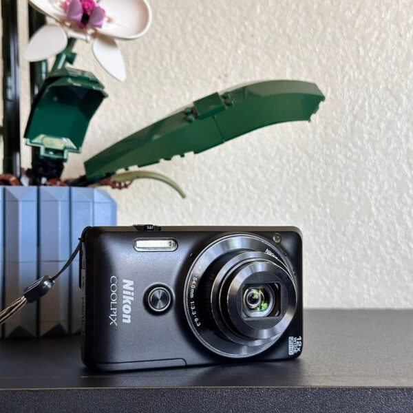 Nikon Coolpix S6900 16Mp Black Compact Digital Camera With Flip Screen And Wi Fi Hj - Image 3