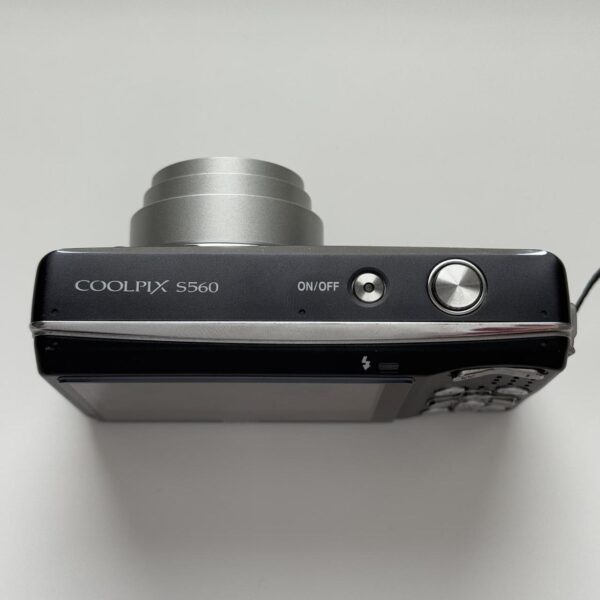 Nikon Coolpix S560 Digital Camera Qm - Image 4